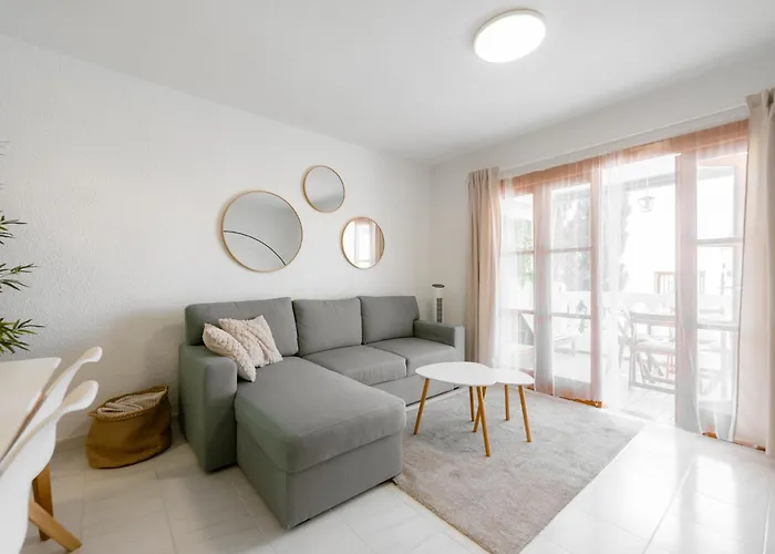 Jasmine With Heated Pool Appartamento *