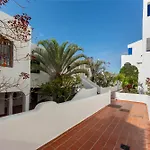 Jasmine With Heated Pool Apartman *