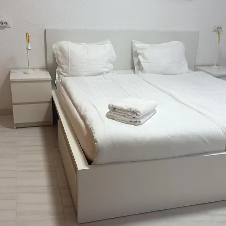 Jasmine Cristianos, Heated Pool Lägenhet