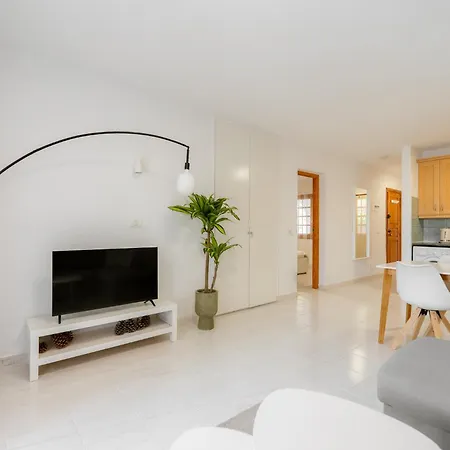 Jasmine Cristianos, Heated Pool *