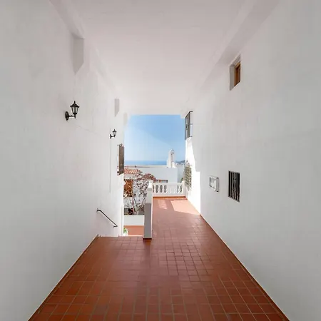 Jasmine Cristianos, Heated Pool *