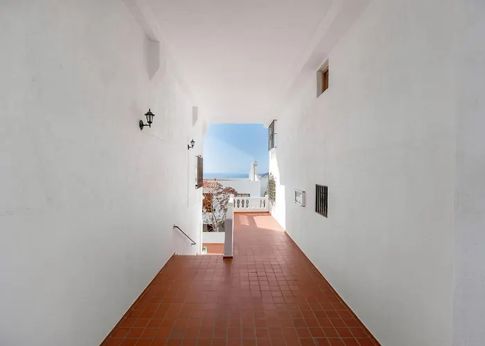 Jasmine Cristianos, Heated Pool *