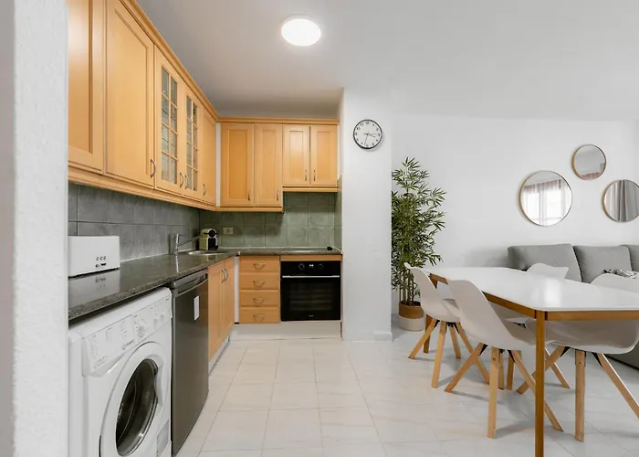 Jasmine Cristianos, Heated Pool Apartment *